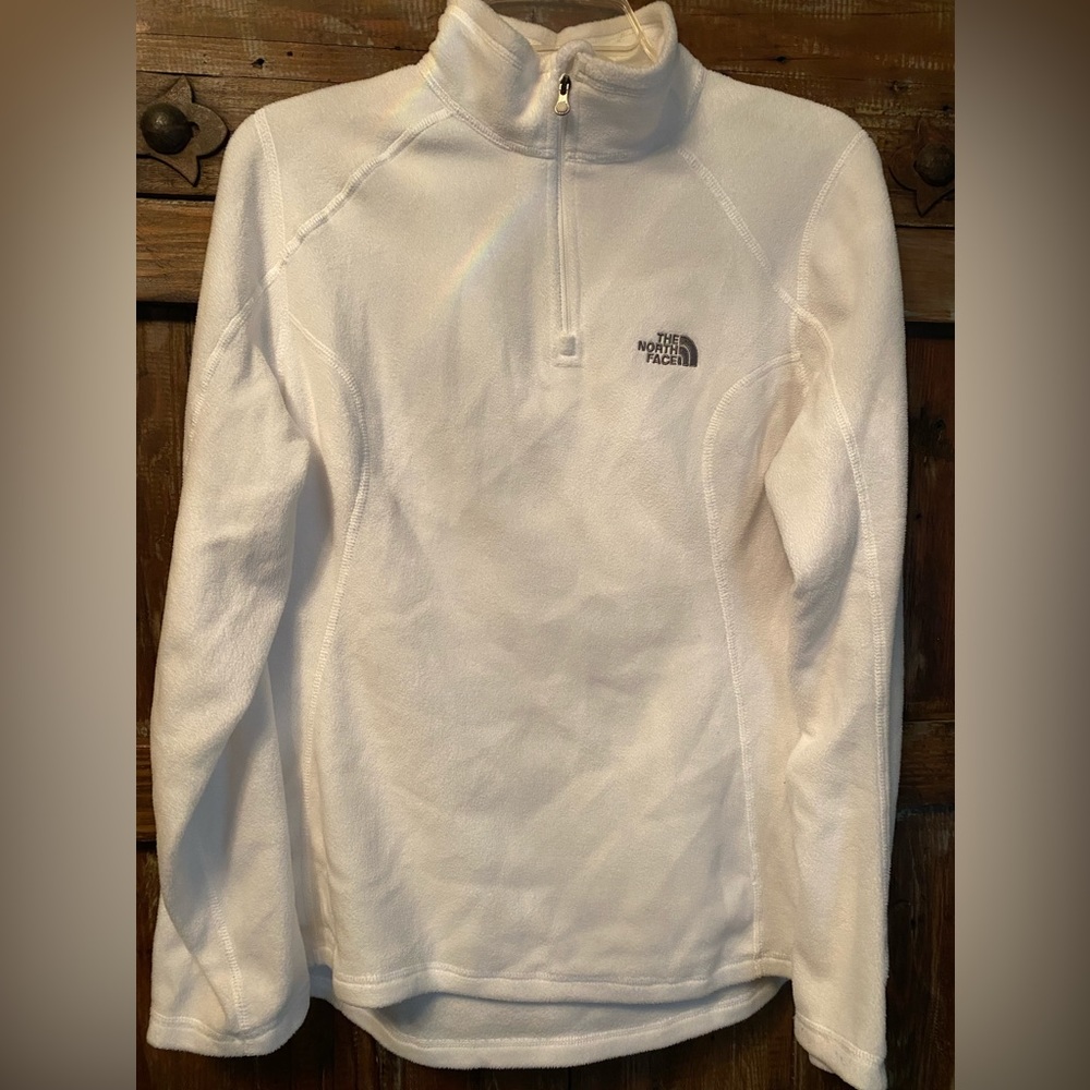The North Face fleece long sleeve shirt. Winter White. Excellent condition. Lg